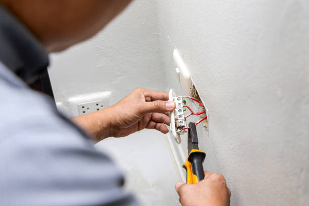 Best Affordable Emergency Electrician  in Cole Camp, MO